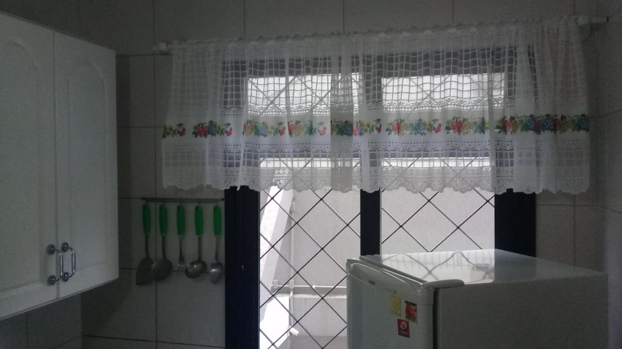 Apartamento De 2 Domitorios E 1 Garagem No Centro De Bombinhas 50 Metros Da Praia Na Avenida Principal Proximo Ao Shopping Punta Blu 外观 照片
