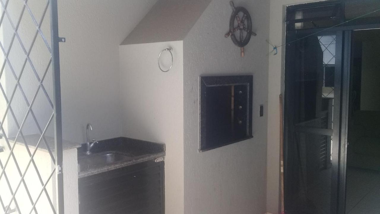 Apartamento De 2 Domitorios E 1 Garagem No Centro De Bombinhas 50 Metros Da Praia Na Avenida Principal Proximo Ao Shopping Punta Blu 外观 照片