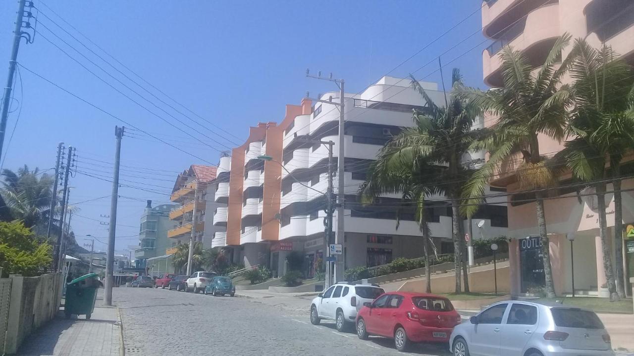 Apartamento De 2 Domitorios E 1 Garagem No Centro De Bombinhas 50 Metros Da Praia Na Avenida Principal Proximo Ao Shopping Punta Blu 外观 照片